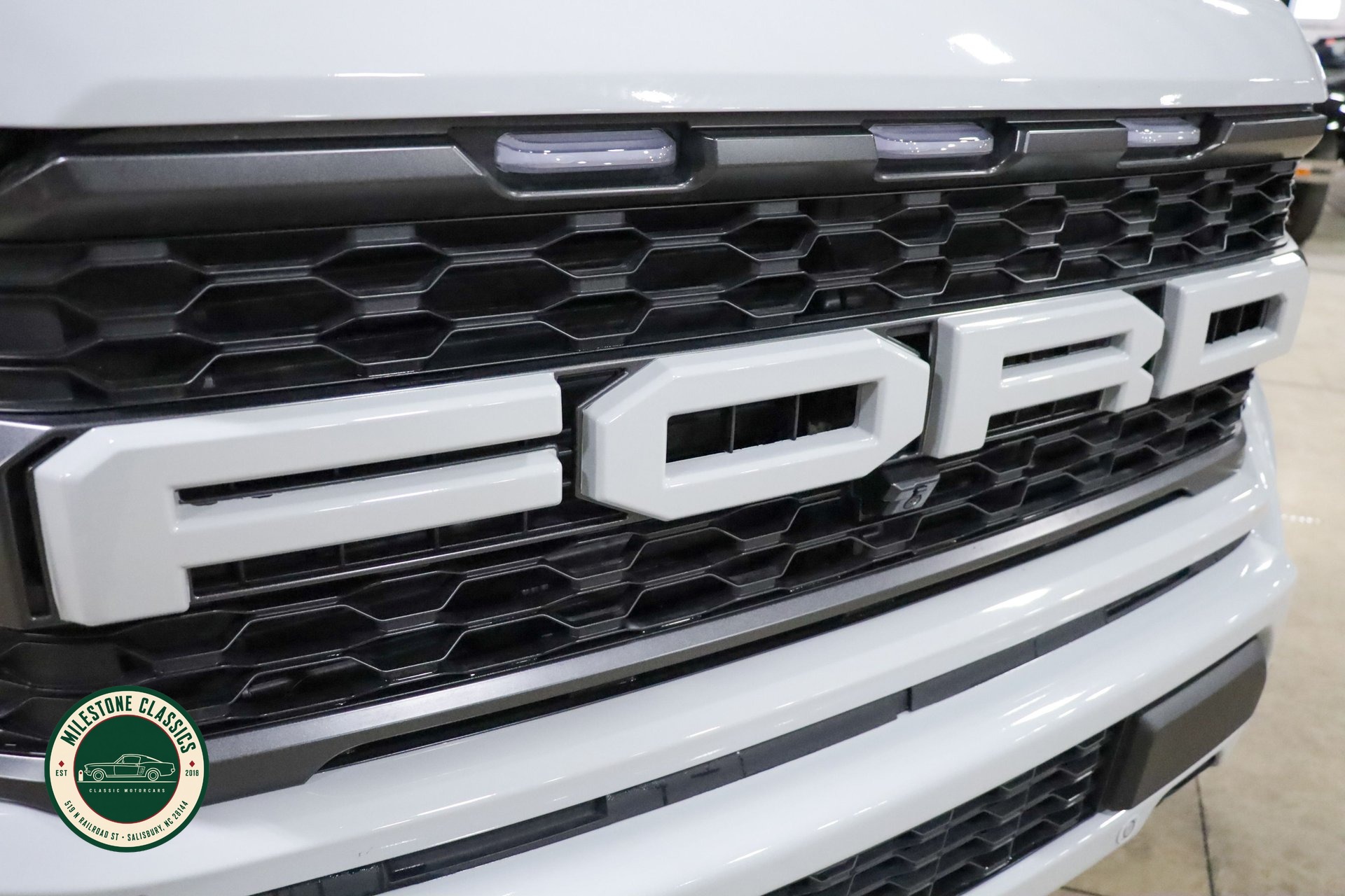 2023 Ford F-150 Raptor - Photo 15