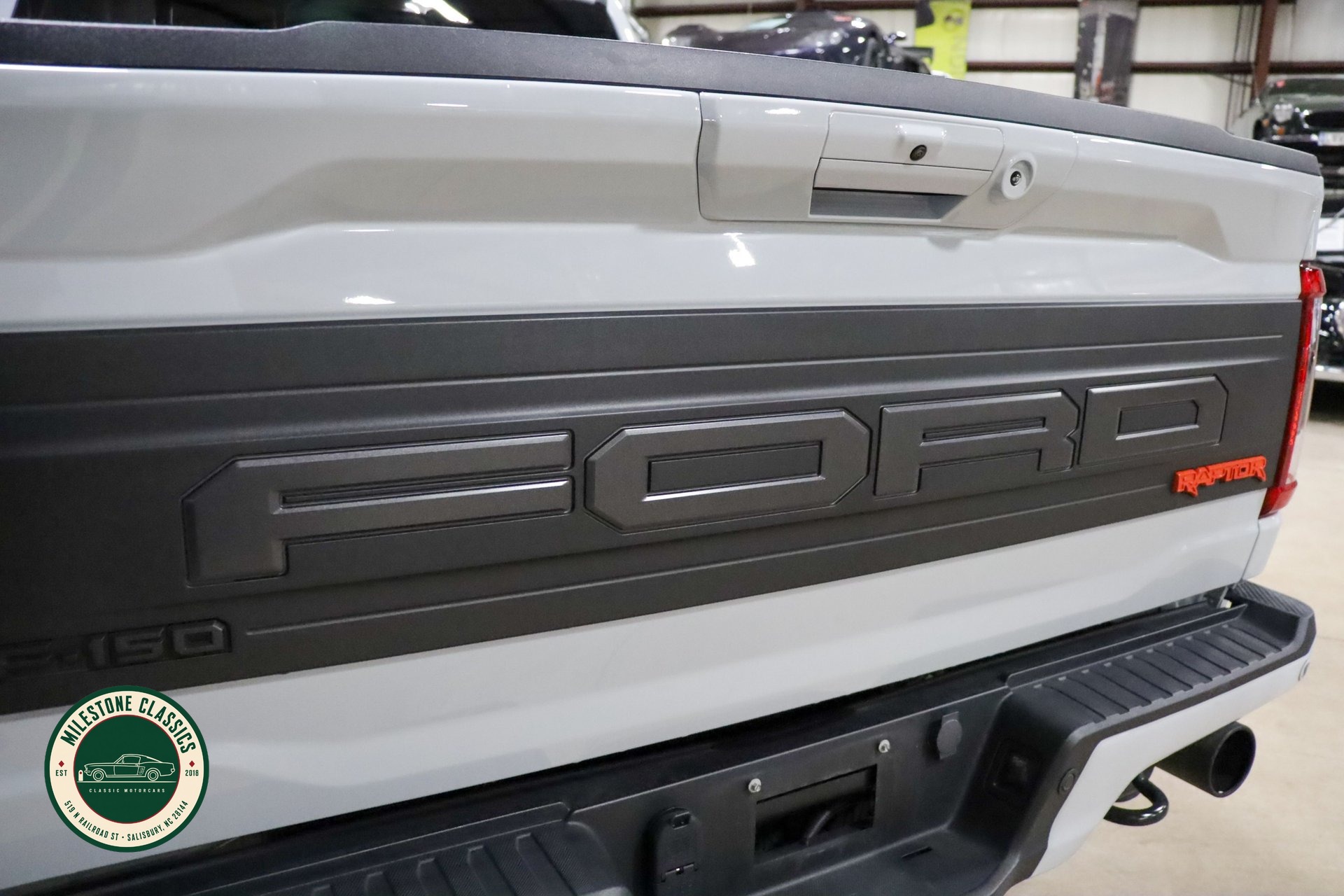 2023 Ford F-150 Raptor - Photo 17