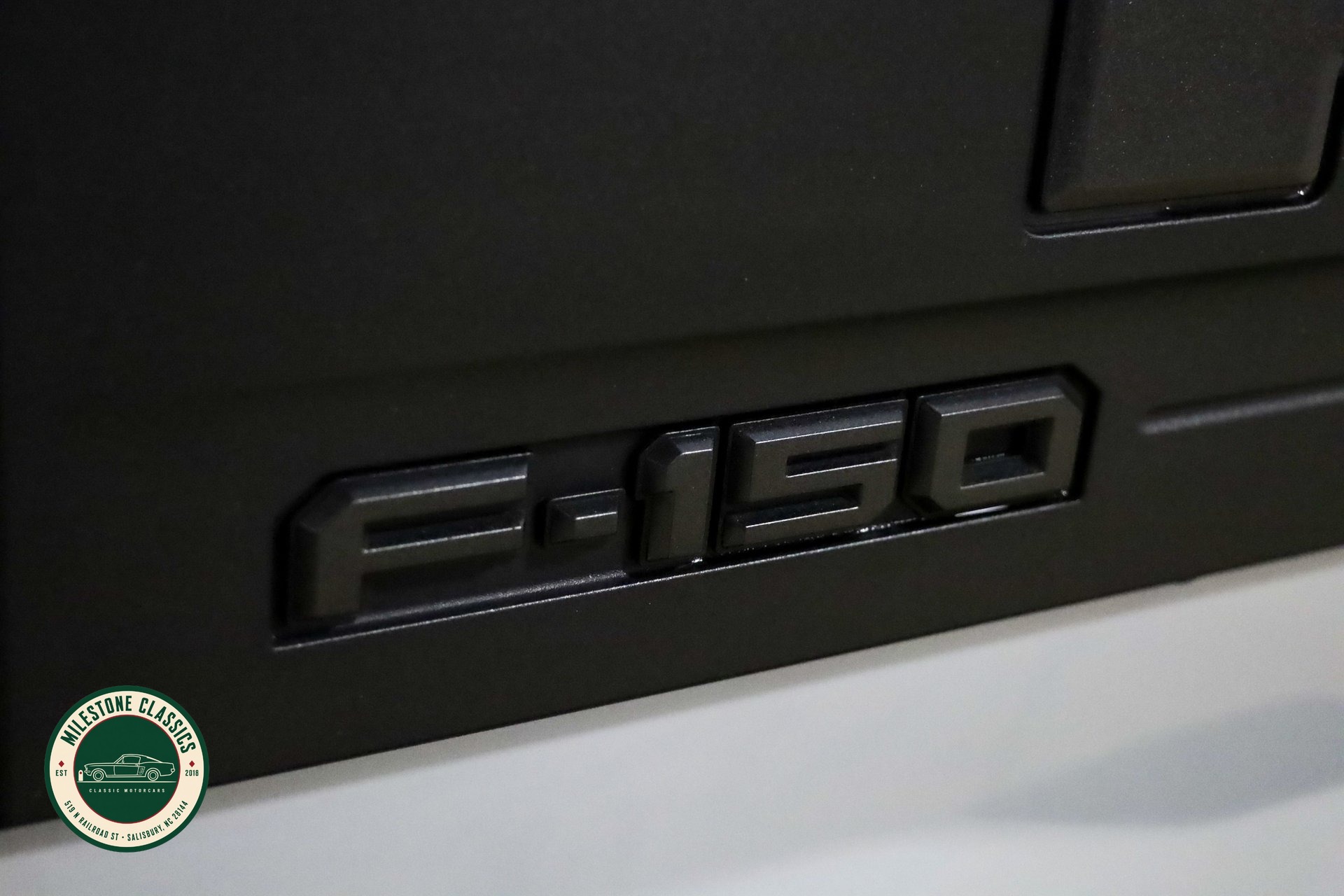 2023 Ford F-150 Raptor - Photo 18