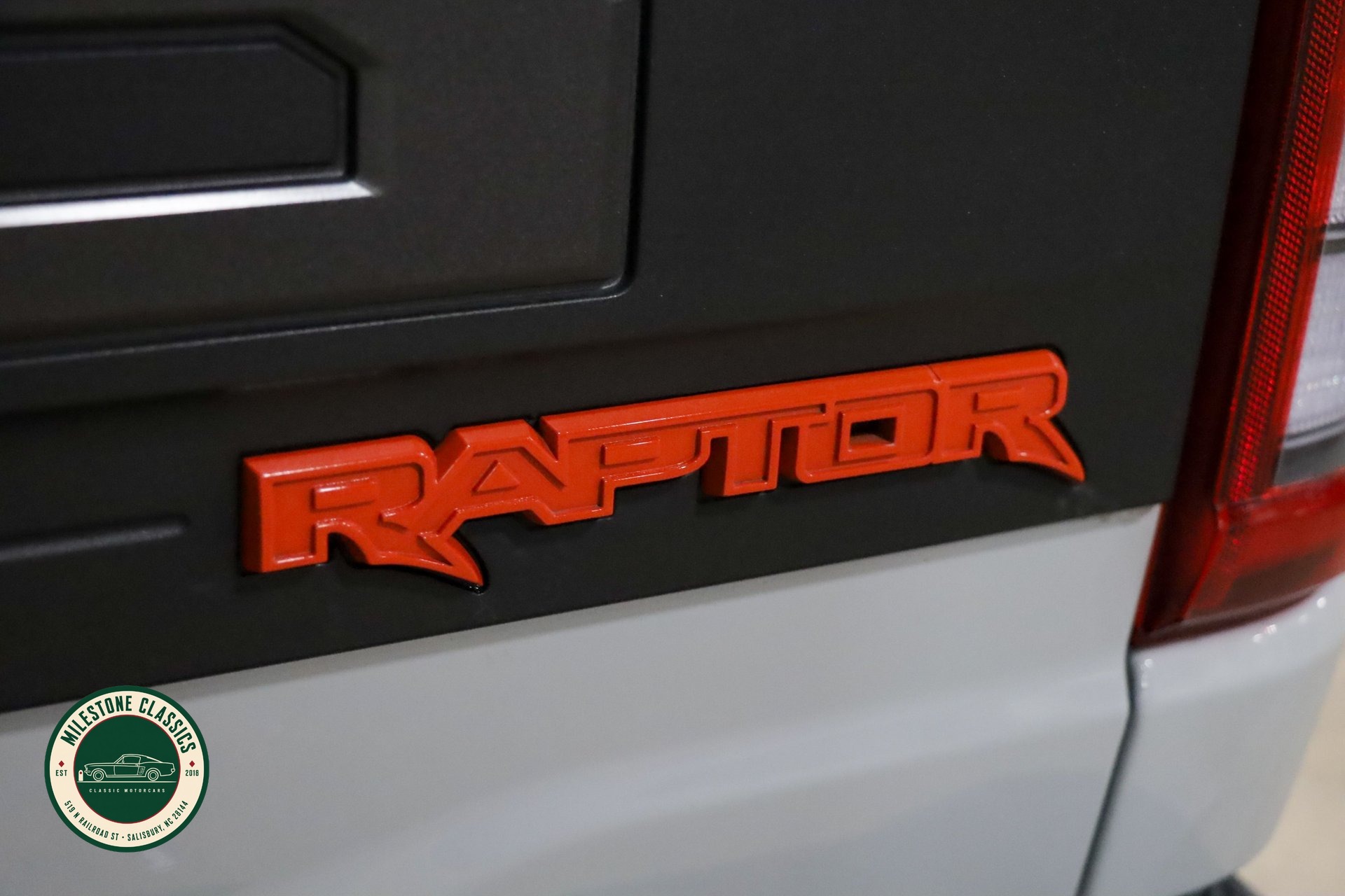 2023 Ford F-150 Raptor - Photo 19