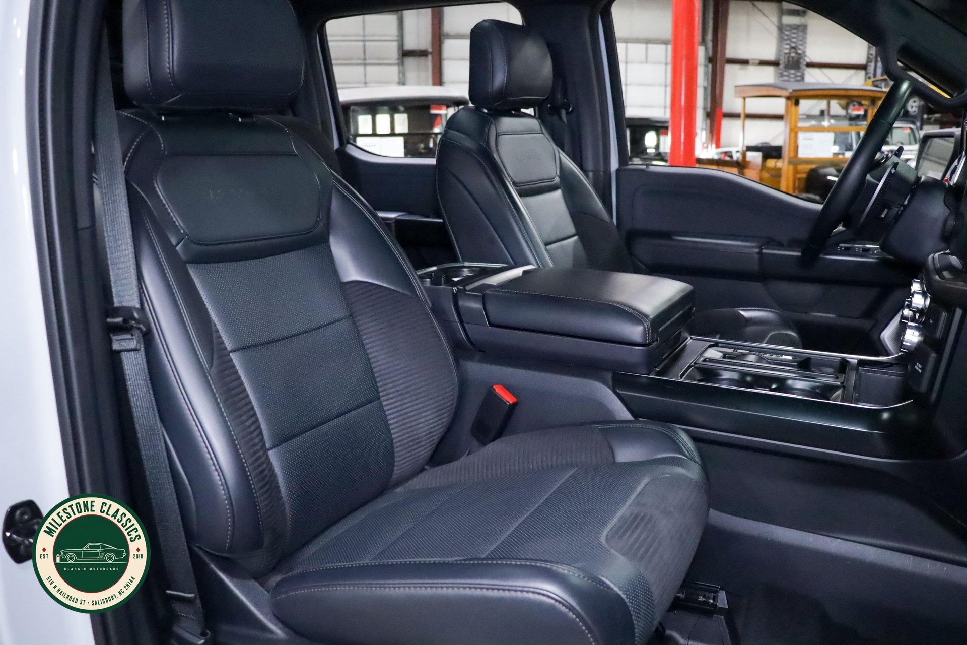 2023 Ford F-150 Raptor - Photo 25