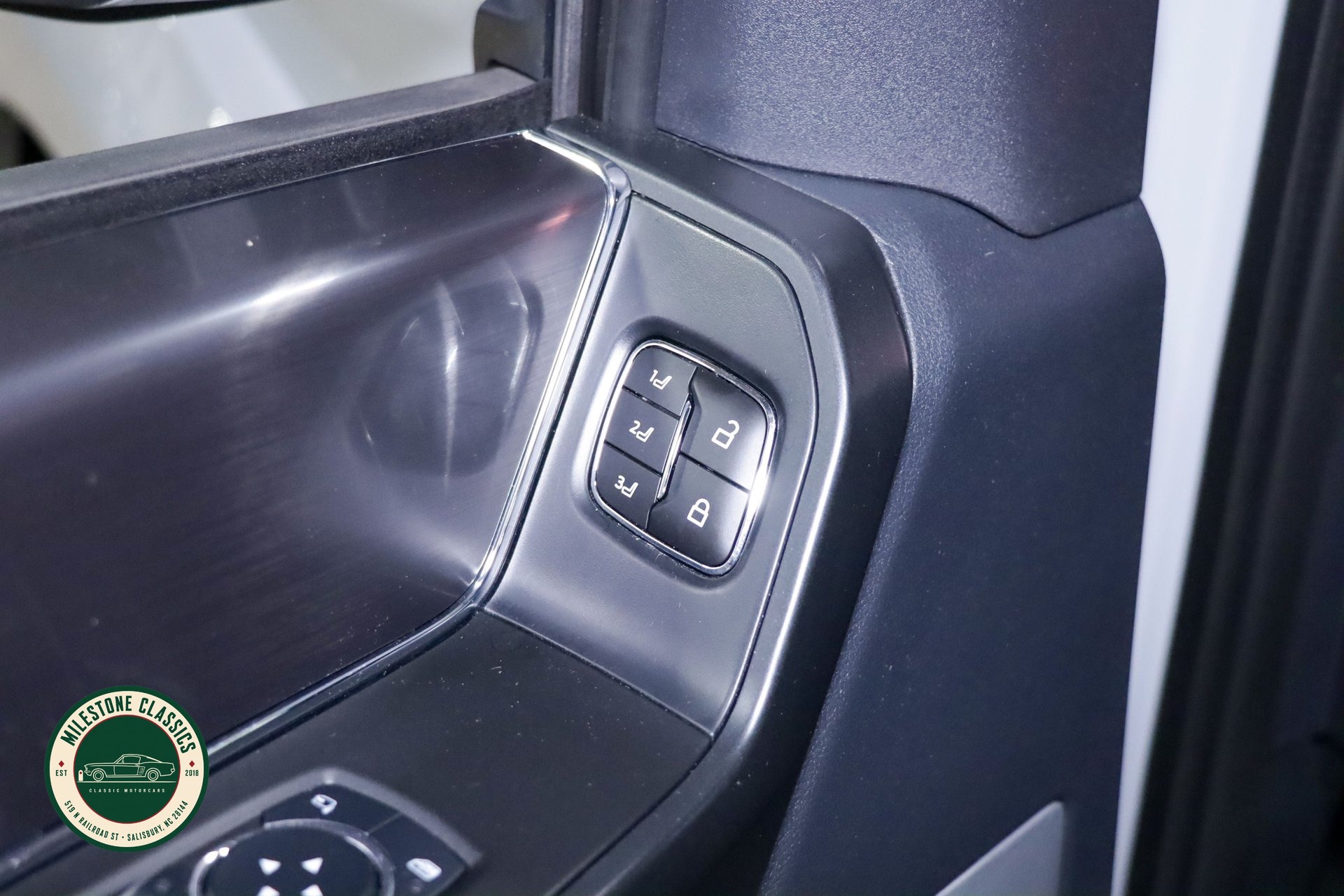 2023 Ford F-150 Raptor - Photo 47