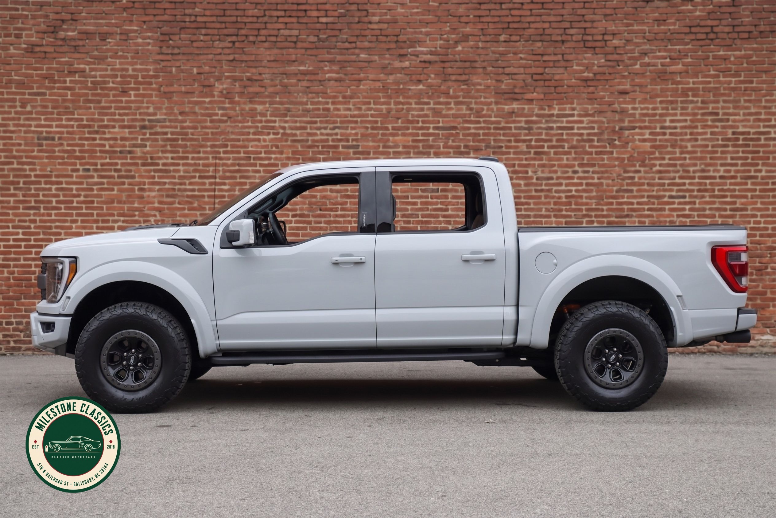2023 Ford F-150 Raptor - Photo 6