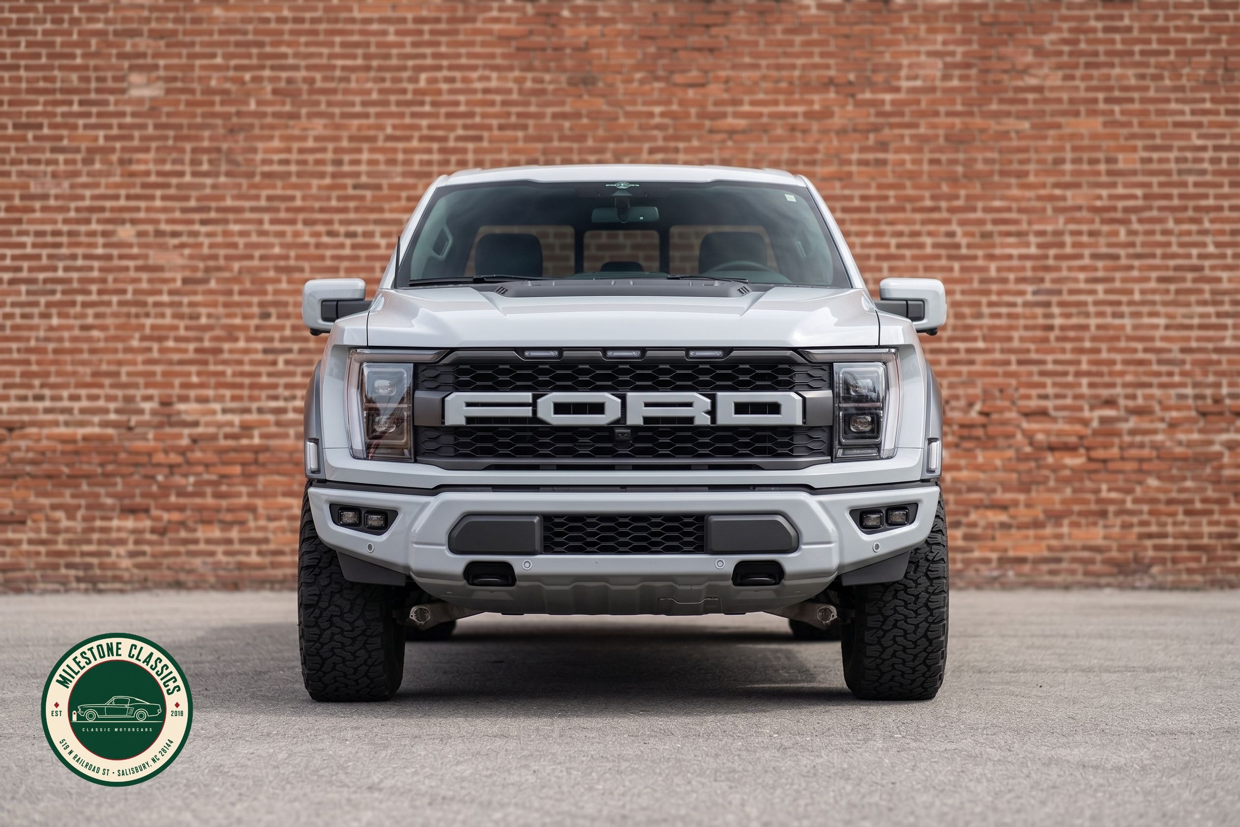 2023 Ford F-150 Raptor - Photo 2